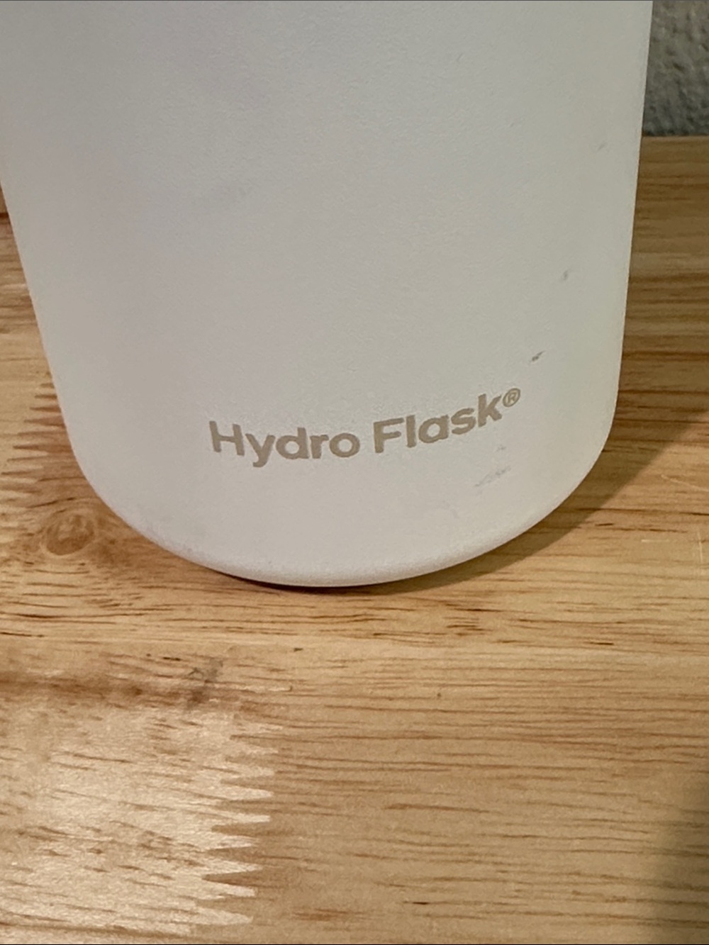 Hydro Flask 25 oz Wine Bottle with Stainless Steel Lid - Picture 6 of 10